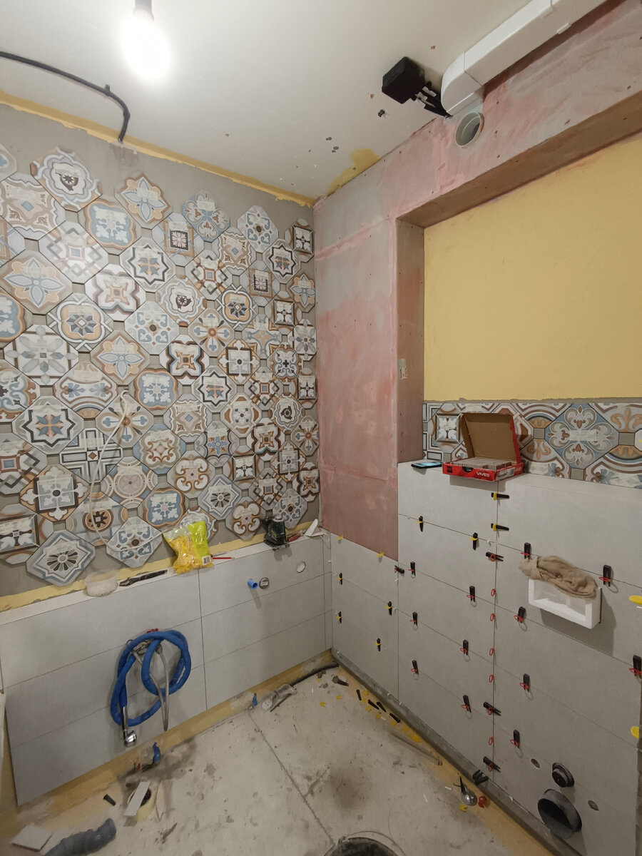 Чем покрасить стены в ванной вместо плитки. бюджетный ремонт ванной комнаты с многочисленными вариантами | детали интерьера